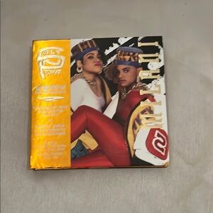 Very Cosmetics Eyeshadow Palette - beautiful colors